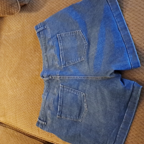 Womens Gloria Vanderbilt Denim 20W All-Around Slimming Effect Shorts - Picture 4 of 6